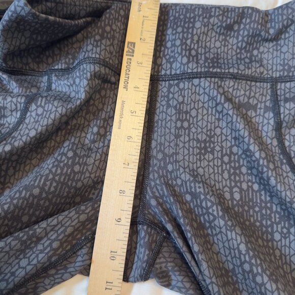 Patagonia Centered Worn Wear Gray Geometric Leggings Women's Sz M Athletic Yoga - Picture 12 of 15